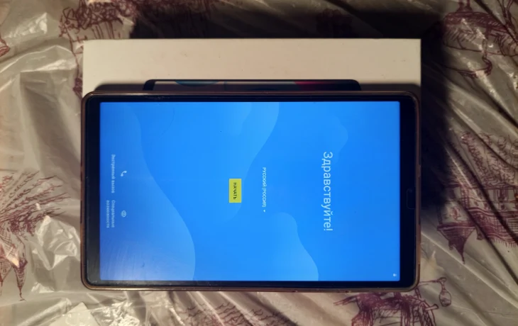 Планшет Realme Pad Mini 8.7" 4G 4/64 с чехлом и стеклом