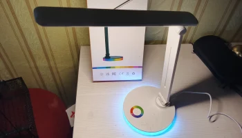 Лампа настольная с RGB подсветкой