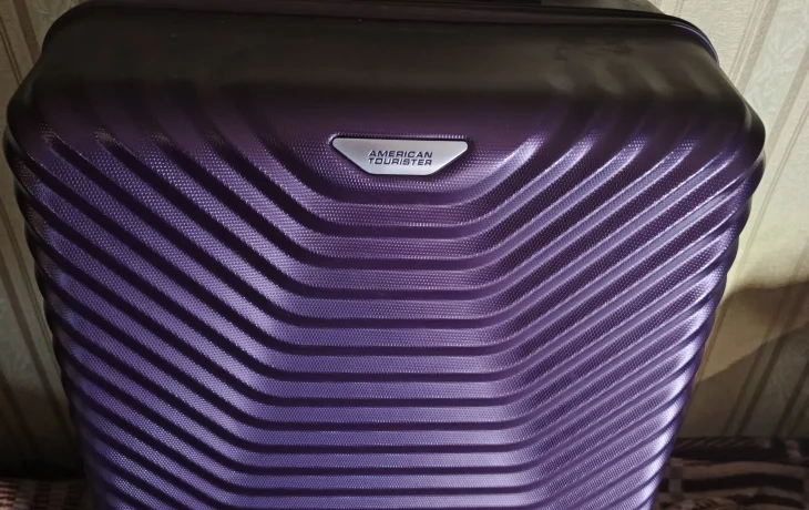 Чемодан American Tourister очень большой